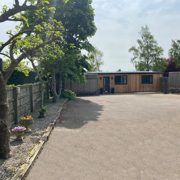 Larks Leaze Lodge, Steeple Ashton, Wiltshire Trowbridge Buitenkant foto